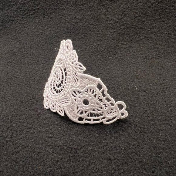 Homemade White Lace Bracelet With Silver Hardware - Picture 5 of 7